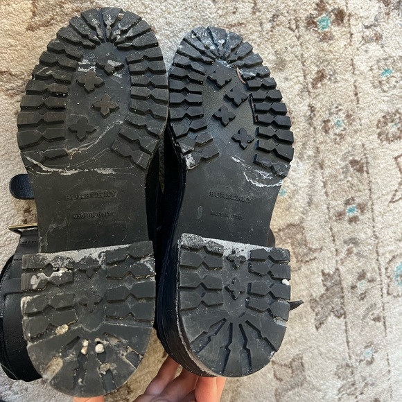 Black suede authentic Burberry ankle boots size 38 lightly worn. - Picture 14 of 14